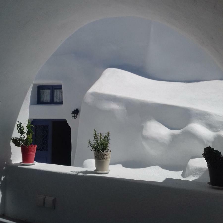 Olyra Traditional Cave Houses Пиргос Экстерьер фото